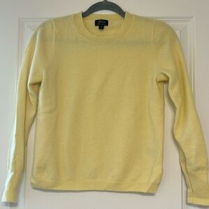 Lovely pale yellow cashmere sweater